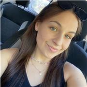 Profesora de primaria apta para todos los niveles.